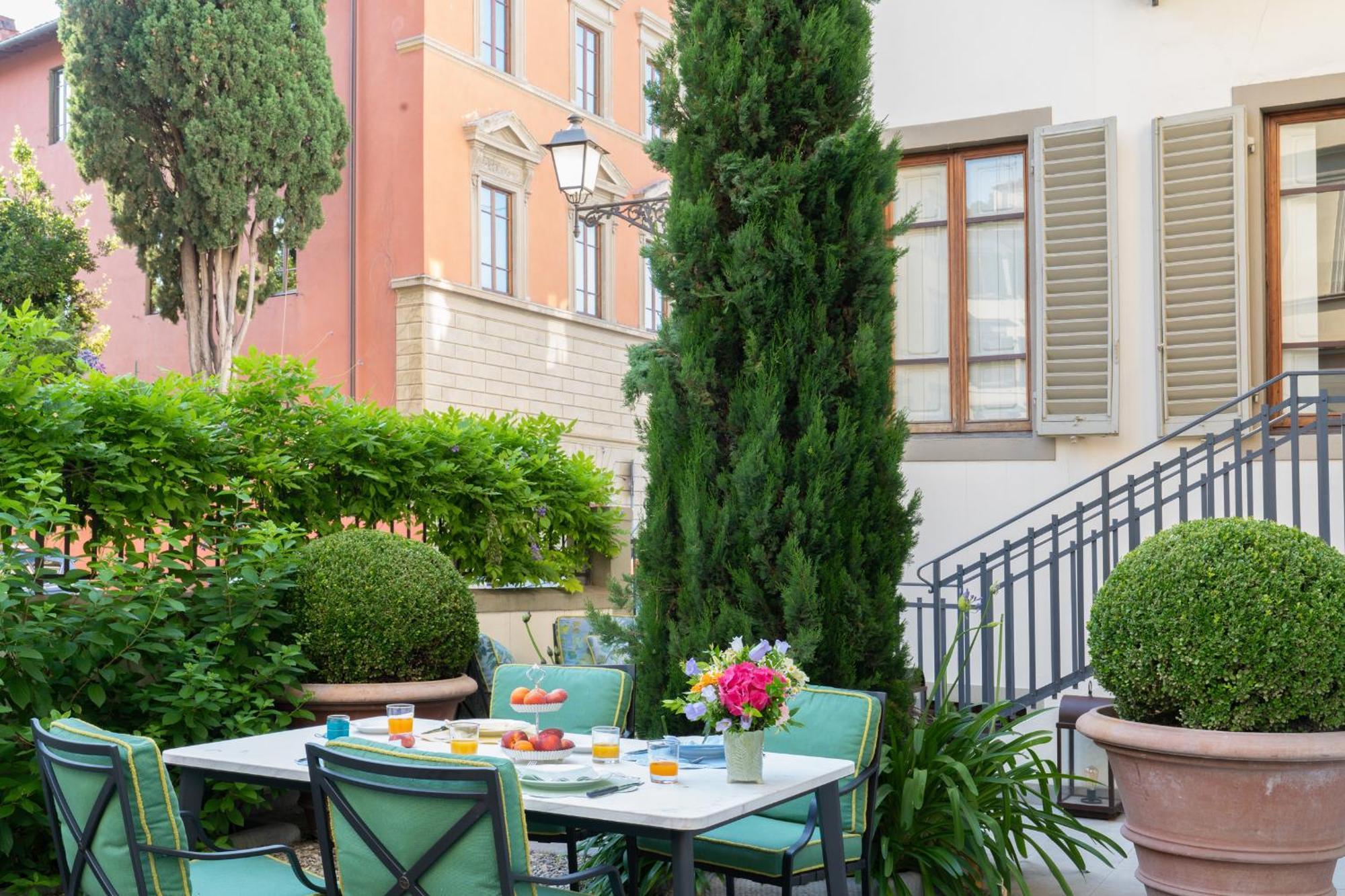 Serristori Palace Residence Флоренция Экстерьер фото