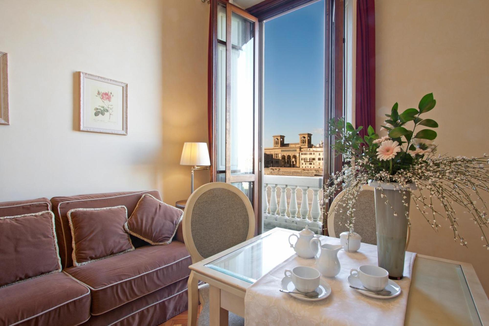 Serristori Palace Residence Флоренция Экстерьер фото