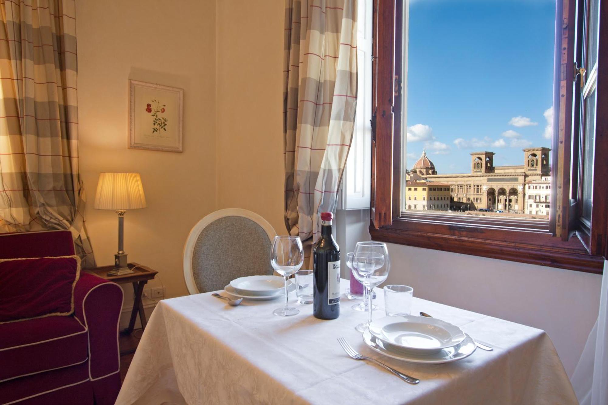 Serristori Palace Residence Флоренция Экстерьер фото